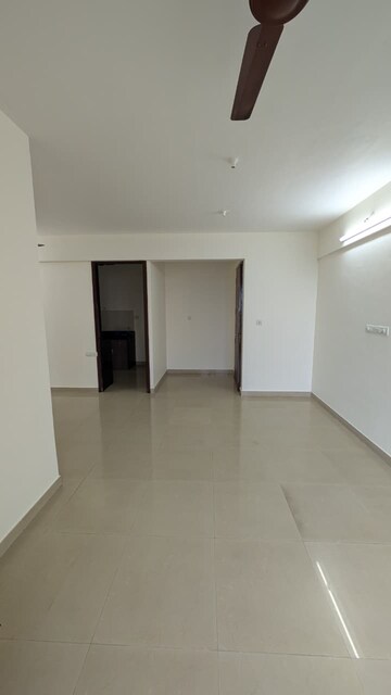 Room in 2 BHK Apartment at Rustomjee Athena, Majiwada – for Rent