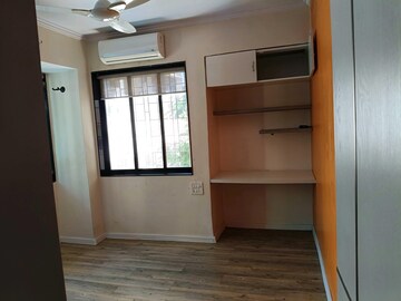 Room in 2 BHK Apartment at Tranquility Apartments, Andheri West – for Rent