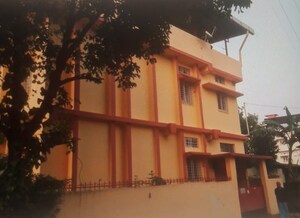 Furnished Amenities in 5 BHK Apartment at Haidar Para – for Sale