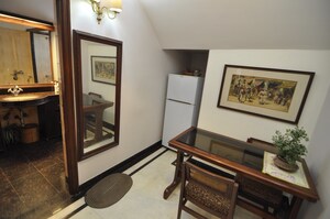 Furnished Amenities in Studio Builder Floor at Sunder Nagar – for Rent