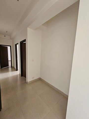 Room in 3 BHK Apartment at Indiabulls Centrum Park, Sector 103 – for Sale