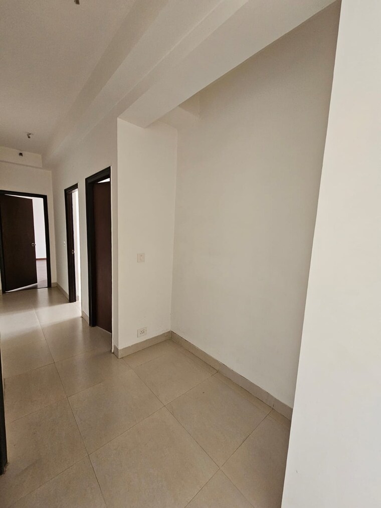 Room, indiabulls-centrum-park 3 Bedroom 1790 Sq.Ft. Apartment In Sector 103 Gurgaon 9297258