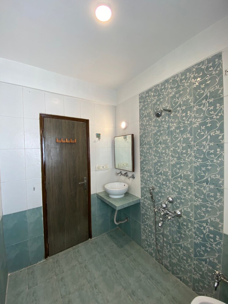 Bathroom, venus-towers 2 Bedroom 1000 Sq.Ft. Apartment In Kurla Mumbai 9297270