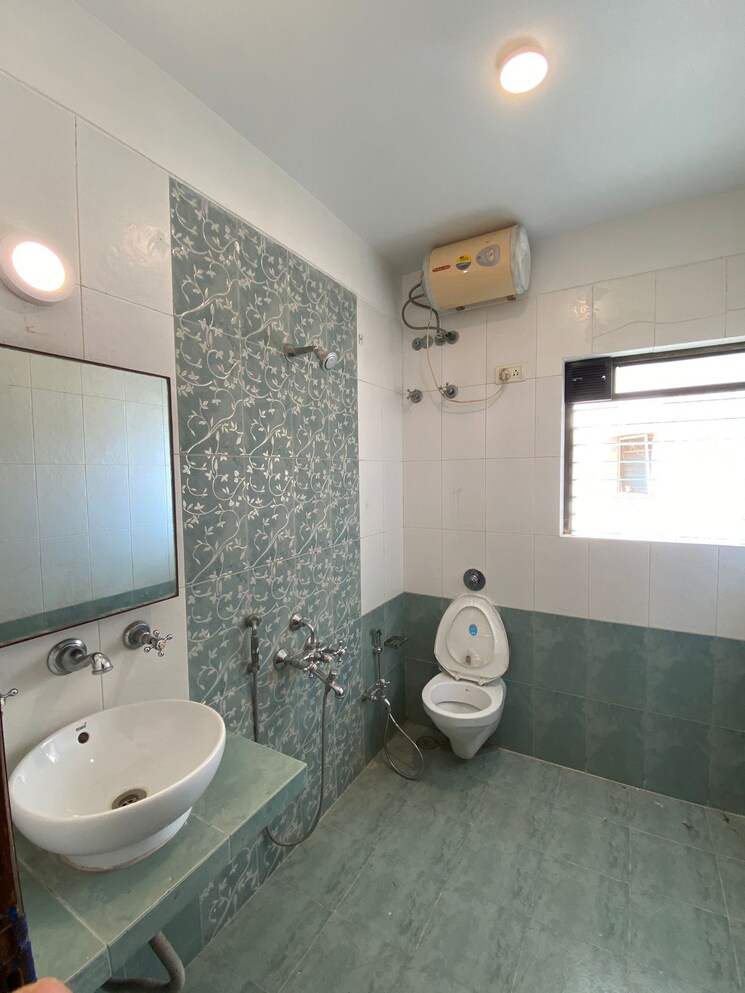 Bathroom, venus-towers 2 Bedroom 1000 Sq.Ft. Apartment In Kurla Mumbai 9297270