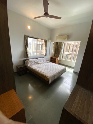 Living Room in 2 BHK Apartment at Venus Towers, Kurla – for Rent