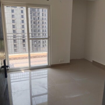 Room in 3 BHK Apartment at Alpine AIGIN Royal, Sector 1 Greater Noida – for Sale