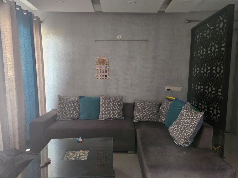 Living Room, tulip-violet 3 Bedroom 1578 Sq.Ft. Apartment In Sector 69 Gurgaon 9297286