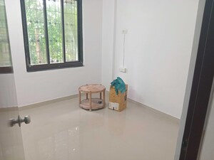 Room in 2 BHK Apartment at Versova View, Andheri West – for Rent
