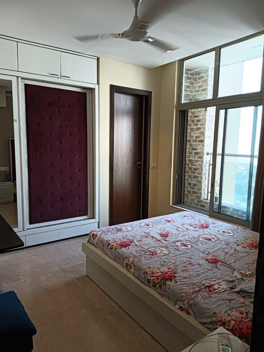 2 BHK + Extra Room Apartment For Rent in One Hiranandani Park Hampton