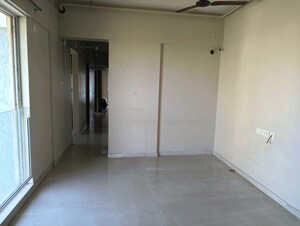 Room in 2 BHK Apartment at Kabra Metro One, Andheri West – for Rent