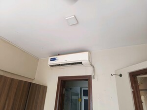 Furnished Amenities in 2 BHK Apartment at Kabra Metro One, Andheri West – for Rent