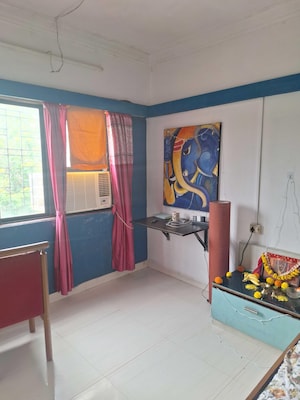 2 BHK Apartment For Rent in Parijat CHS Andheri West, Yari Road