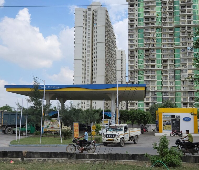 Exterior View, rwa-apartments-sector-12  152 Sq.Mt. Plot In Sector 12 Noida 9297377