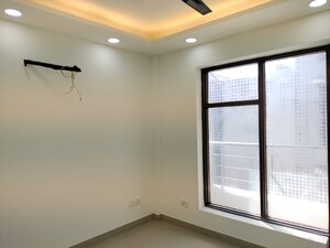 Room in 3 BHK Builder Floor at Dashrath Puri – for Rent