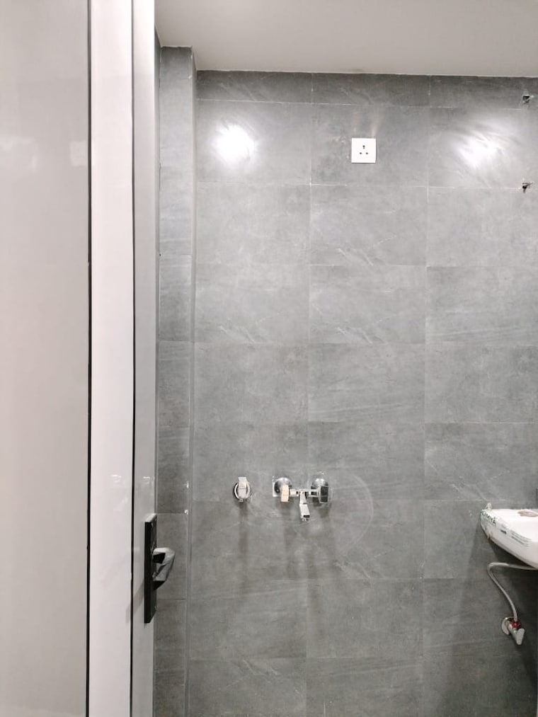 Bathroom, dashrath puri 3 Bedroom 900 Sq.Ft. Builder Floor In Dashrath Puri Delhi 9297392