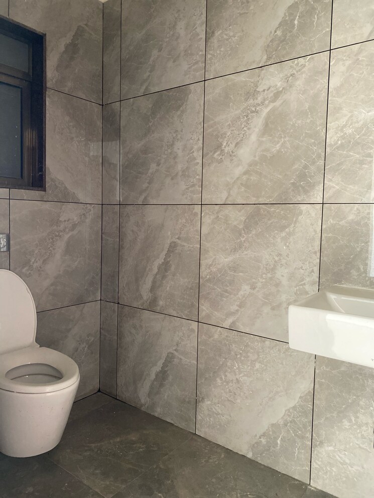 Bathroom, chandak-unicorn Commercial Office Space 750 Sq.Ft. In Jeevan Nagar Mumbai 9297404
