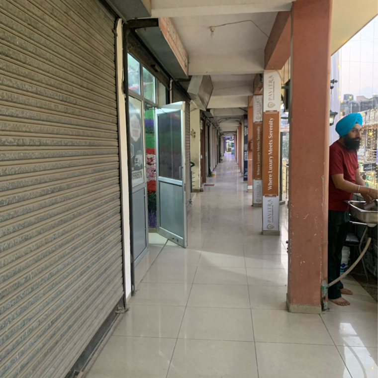 undefined, vip road Commercial Shop 250 Sq.Ft. In Vip Road Zirakpur 9297420