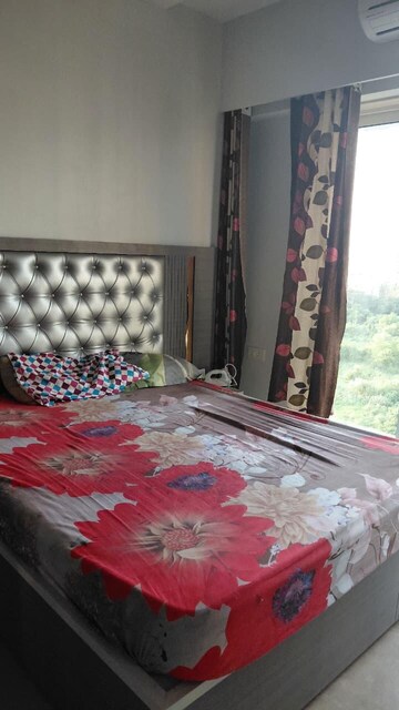 Bedroom in 3 BHK Apartment at Kabra Metro One, Andheri West – for Rent