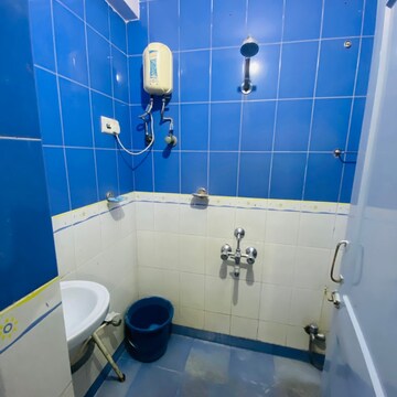 Bathroom in 1 BHK Apartment at Lower Parel – for Rent
