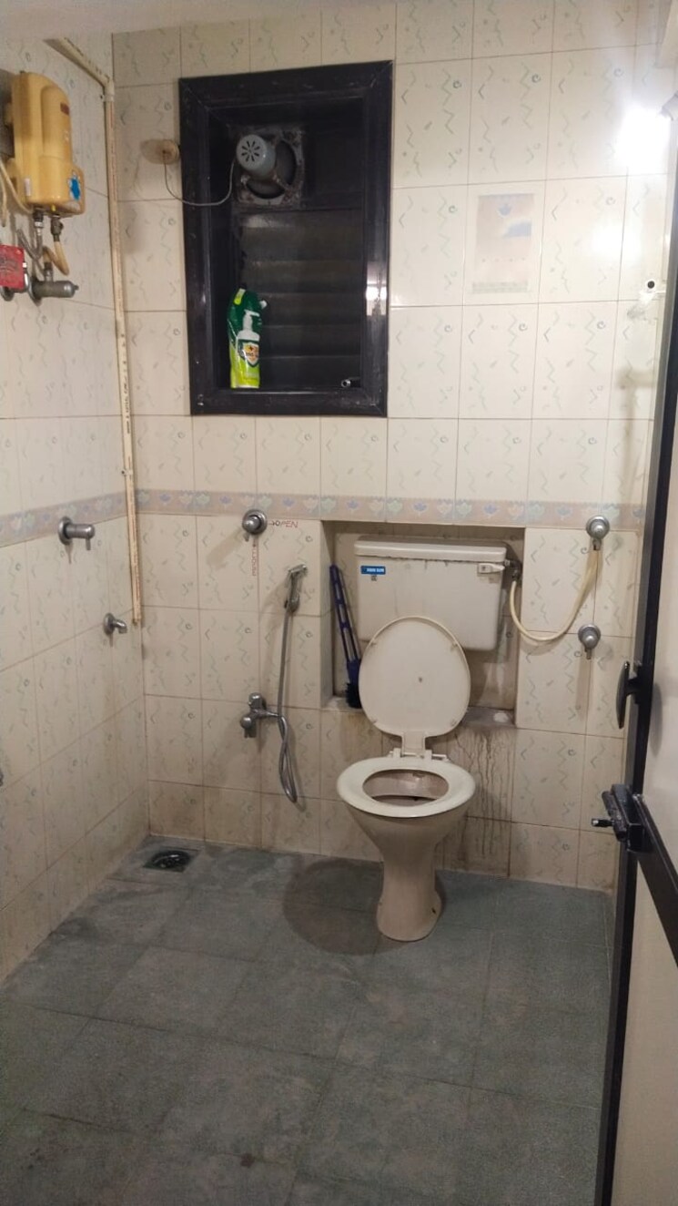 Bathroom, sai-shradha-phase-1 2 Bedroom 550 Sq.Ft. Apartment In Dahisar East Mumbai 9297531