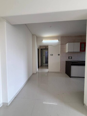 Room in 2 BHK Apartment at Anand Bhavan Vile Parle West, Vile Parle West – for Rent