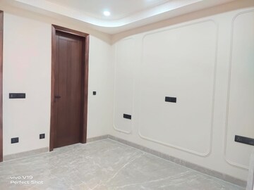 Room in 3 BHK Apartment at Kailash Hills – for Rent