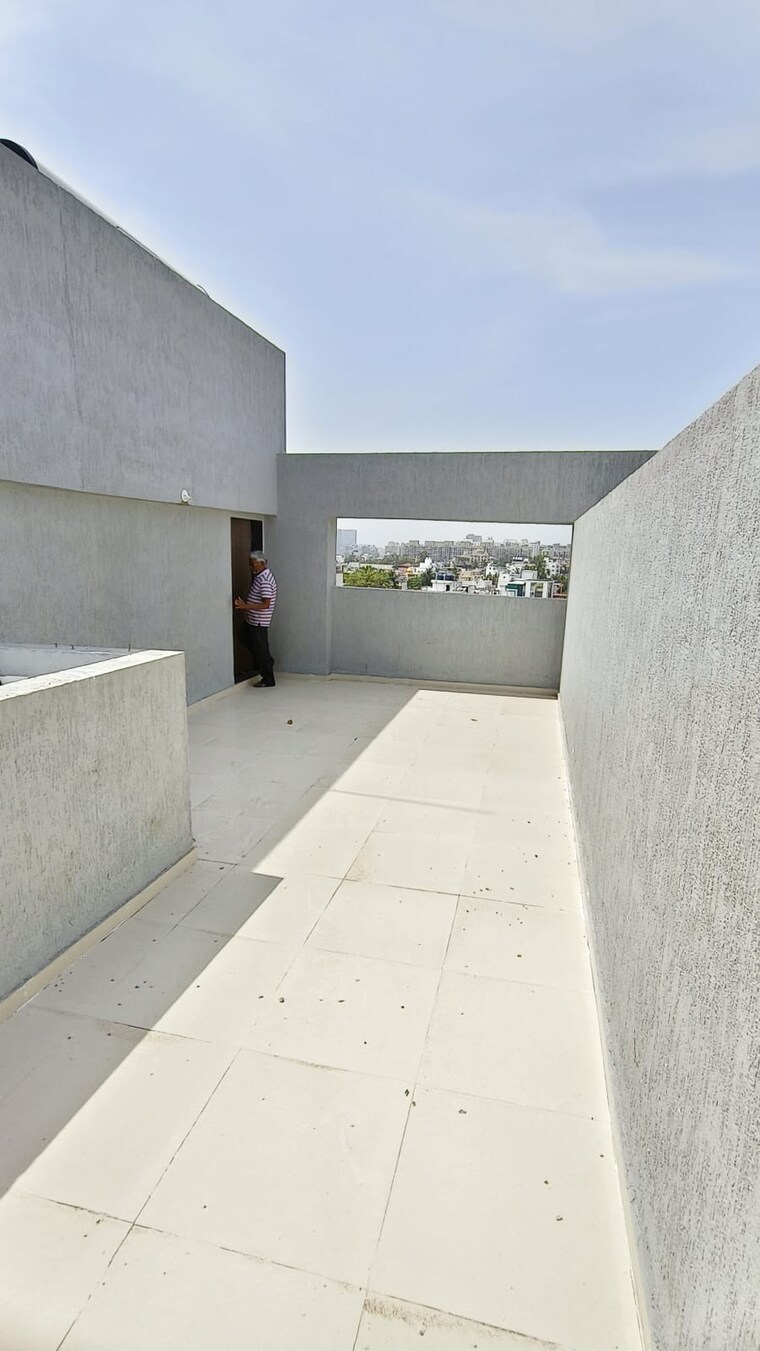 Terrace, wadgaon sheri 2 Bedroom 924 Sq.Ft. Apartment In Wadgaon Sheri Pune 9297582