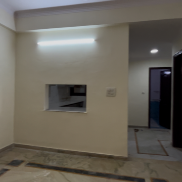Room in 2 BHK Apartment at Niho Jasmine Scottish Garden, Ashiana Greens – for Rent
