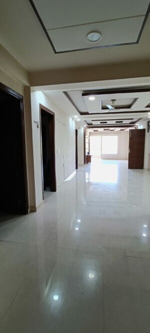Building Lobby in 4 BHK Builder Floor at Green Fields Colony – for Rent