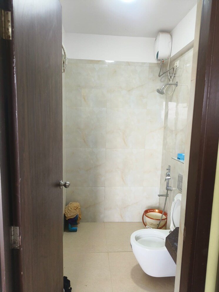 Bathroom, raymond-ten-x-habitat 2 Bedroom 565 Sq.Ft. Apartment In Pokhran Road No Two Thane 9297643