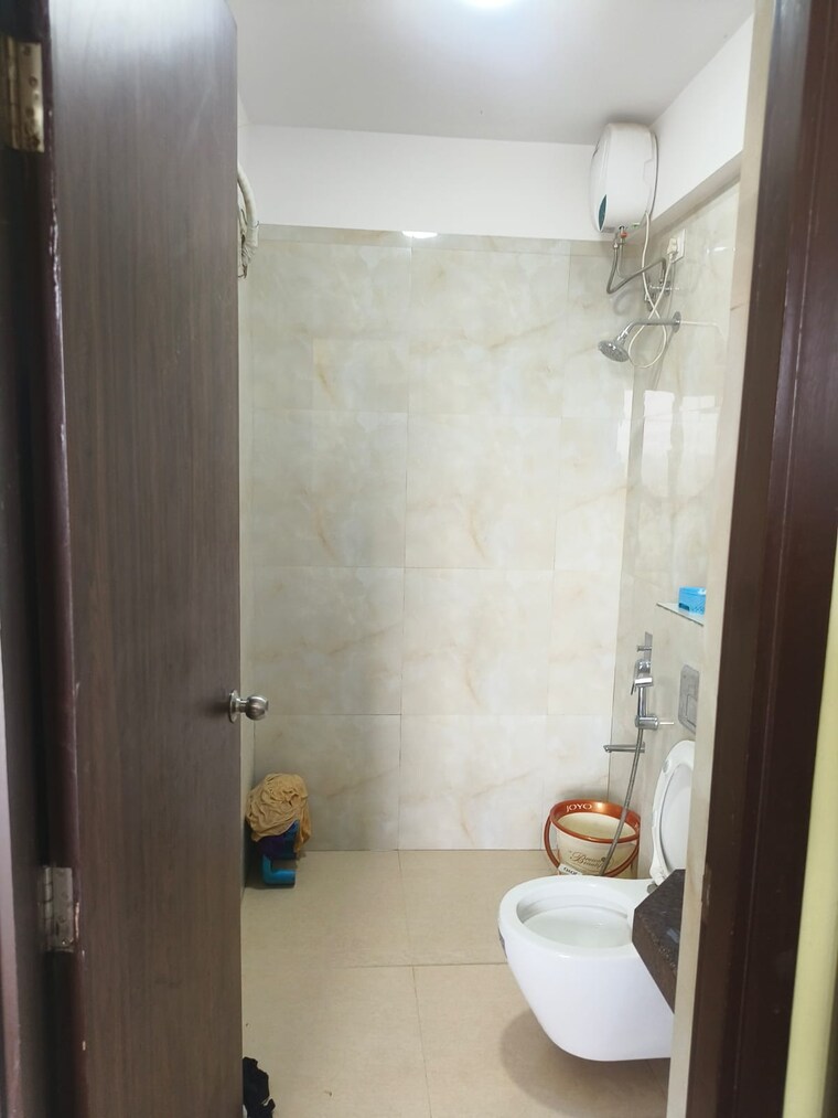 Bathroom, raymond-ten-x-habitat 2 Bedroom 565 Sq.Ft. Apartment In Pokhran Road No Two Thane 9297643