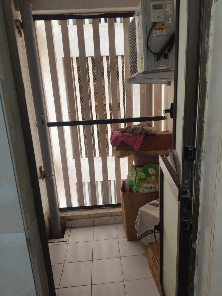 Balcony, raymond-ten-x-habitat 2 Bedroom 565 Sq.Ft. Apartment In Pokhran Road No Two Thane 9297643