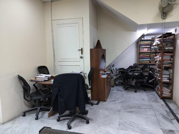 Team Area, greater kailash i Commercial Office Space 208 Sq.Yd. In Greater Kailash I Delhi 9297640