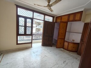Room in 2 BHK Builder Floor at Malviya Nagar – for Rent