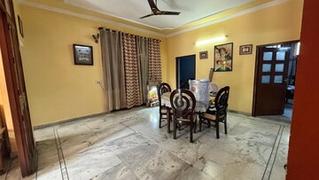 Parking in 6 BHK Villa at Gamma I Greater Noida – for Sale