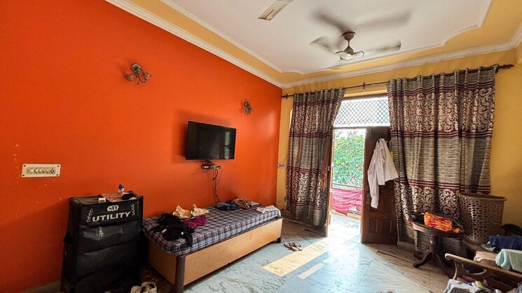 Living Room, gamma i greater noida 6 Bedroom 200 Sq.Mt. Villa In Gamma I Greater Noida Greater Noida 9297648