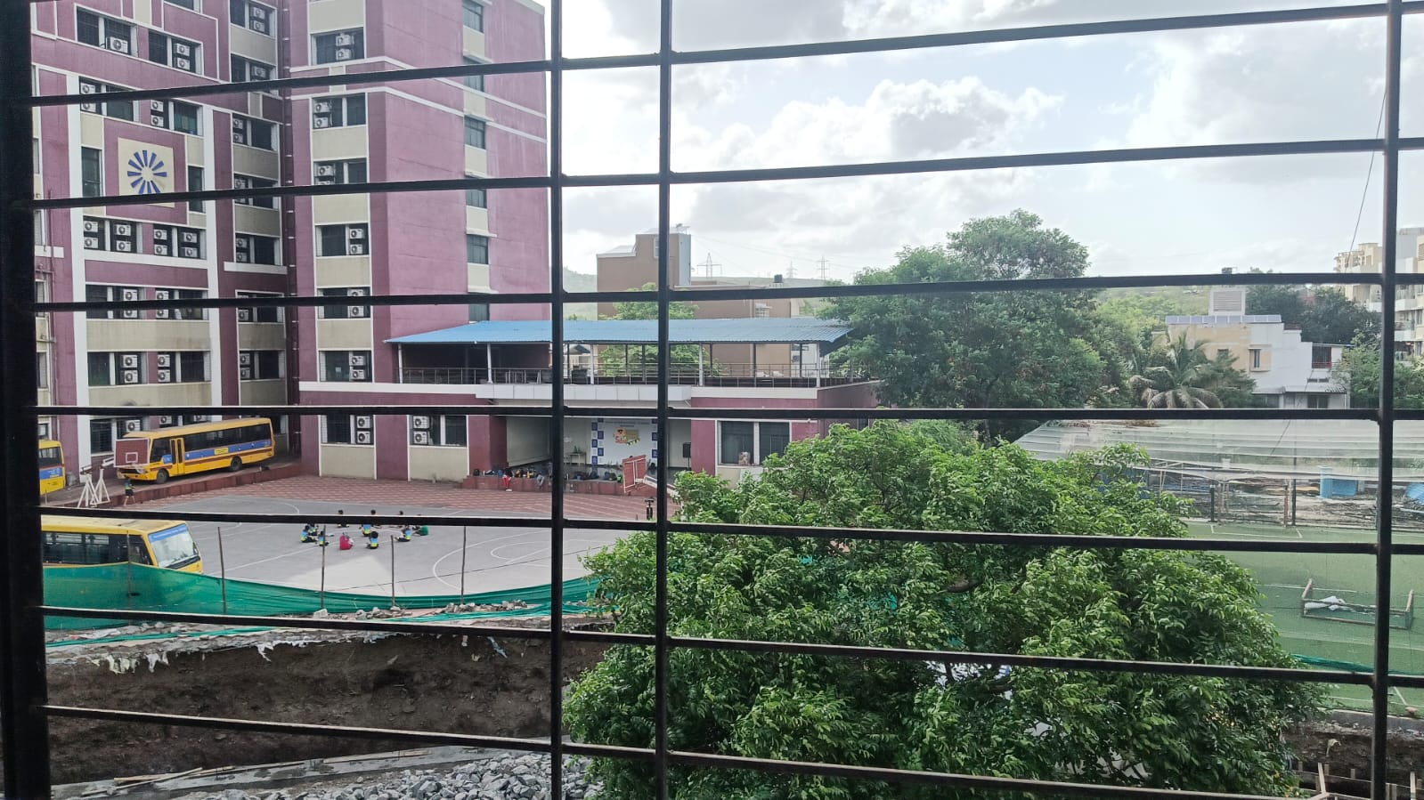 2 BHK + Servant Room Apartment For Rent in Prithvi Sai Velocity Phase 1