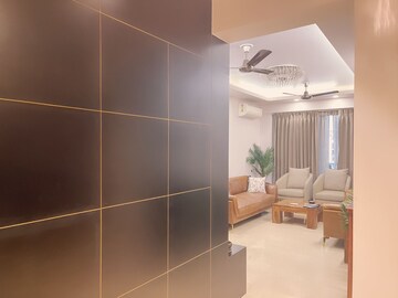 Team Area in 4 BHK Apartment at Emerald Green, Sector 52 – for Rent