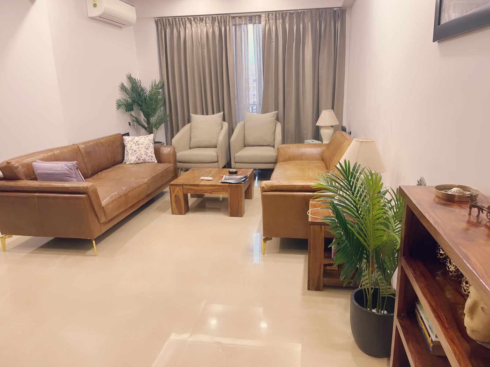 4 BHK + Servant Room Apartment For Rent in Emerald Green