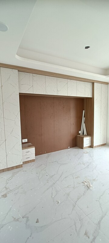 Room in 2 BHK Builder Floor at SL Apartments Sector 49, Sector 49 – for Sale