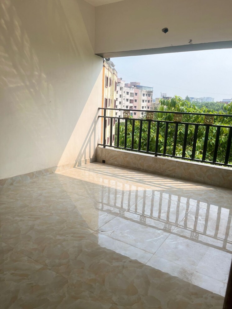 Balcony, bablatala 3 Bedroom 1085 Sq.Ft. Apartment In Bablatala Kolkata 9297647