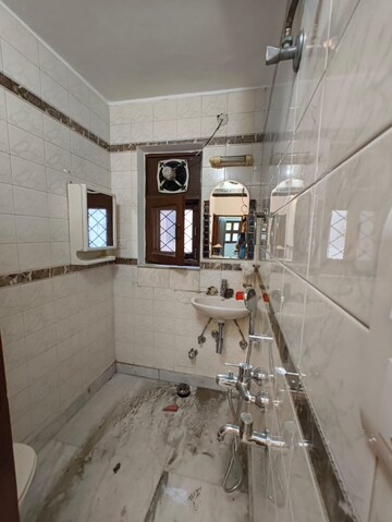 3 BHK Builder Floor – Exterior View View at Nehru Enclave - for Rent