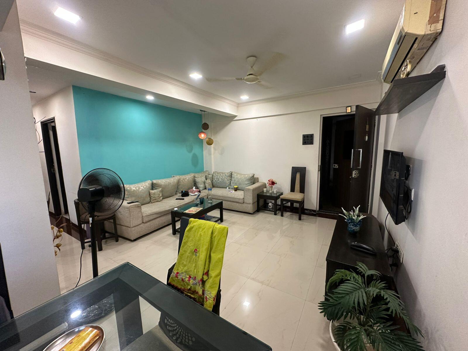 2 BHK + Servant Room Apartment For Rent in Versova View