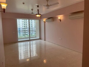 Room in 3.5 BHK Apartment at DLF The Ultima, Sector 81 – for Rent