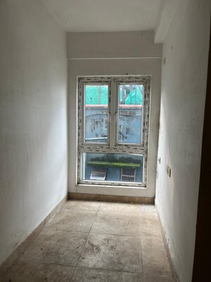 Room in 2 BHK Apartment at Chinar Park – for Sale