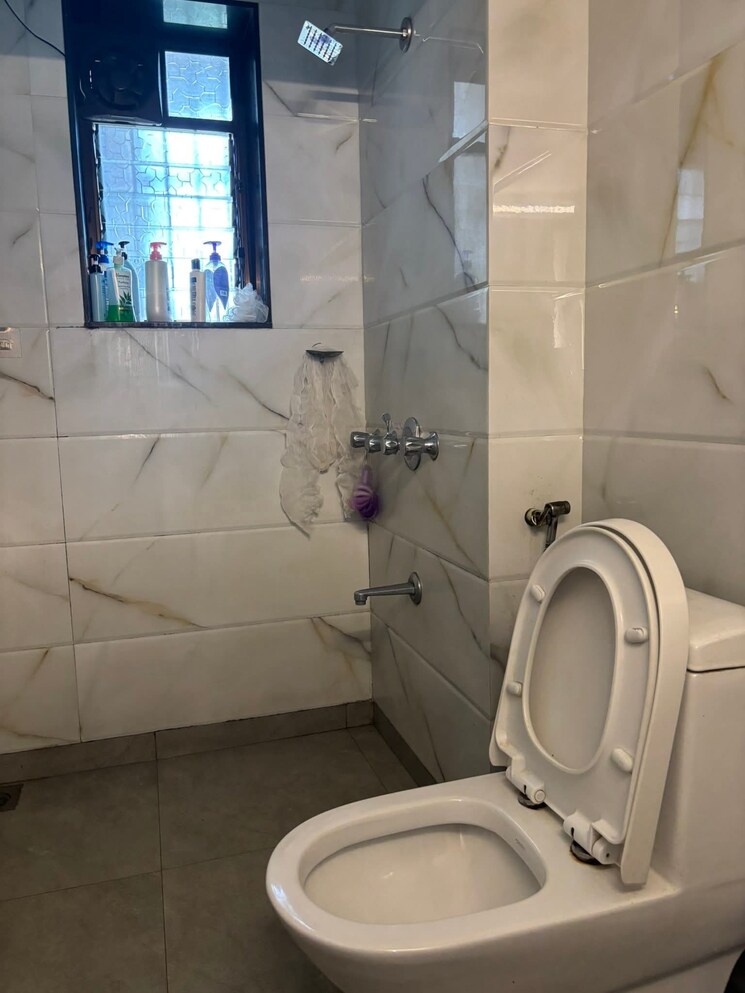 Bathroom, goregaon west Pg For Boys In Goregaon West 9297790