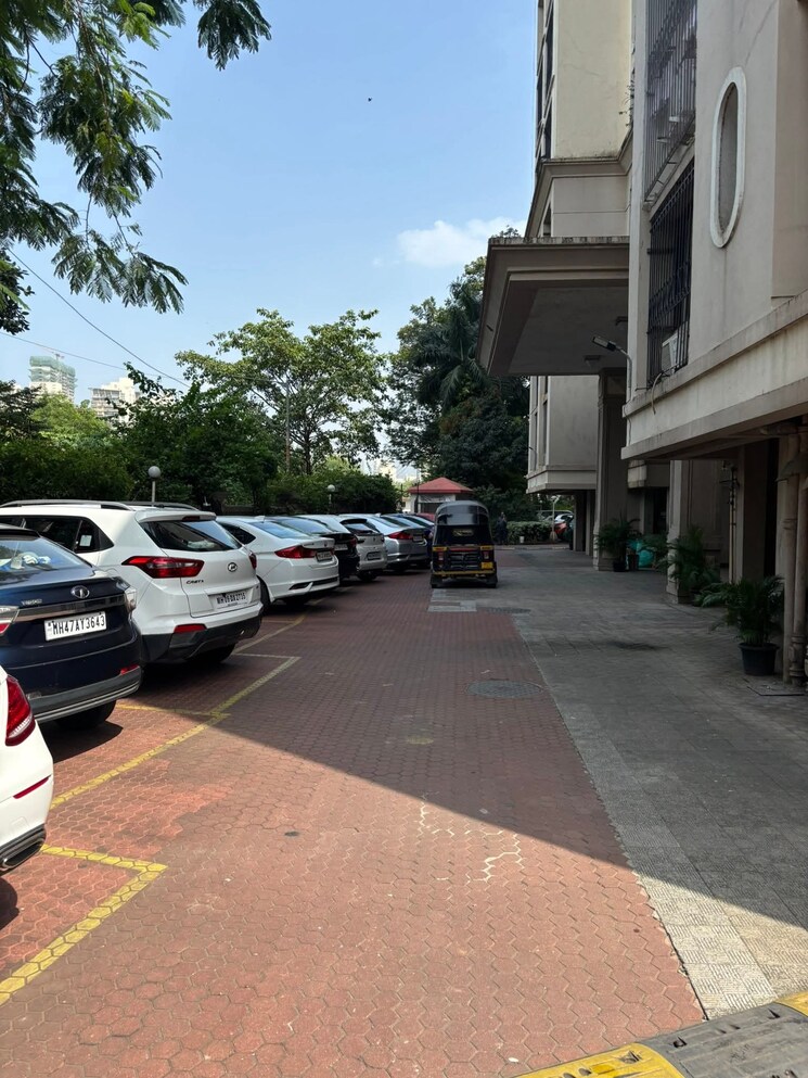  Parking, goregaon west Pg For Boys In Goregaon West 9297790