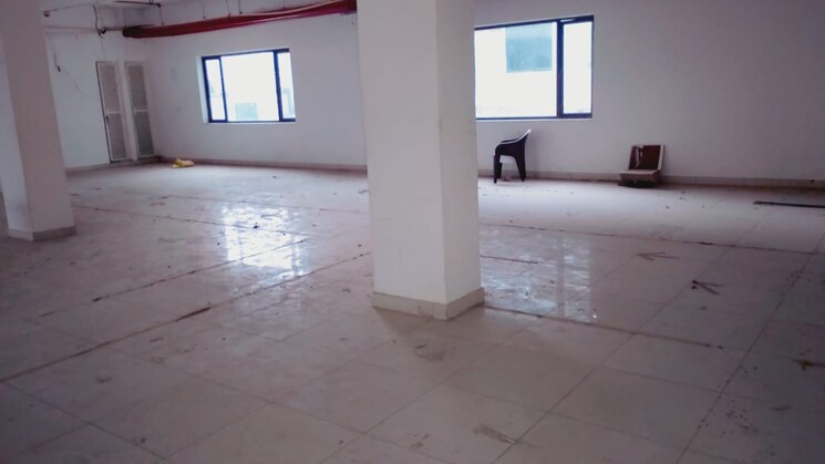 Room, sector 62 Commercial Office Space in IT/SEZ 3500 Sq.Ft. In Sector 62 Noida 9297839