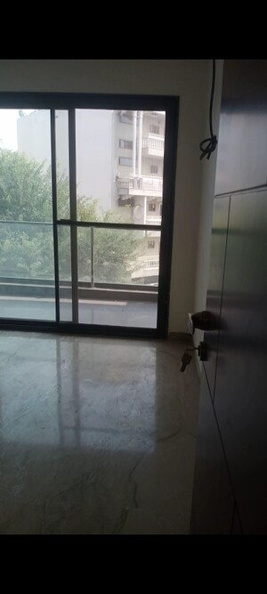 Room in 4 BHK Apartment at Dhananjay, Sector 16b Dwarka – for Sale