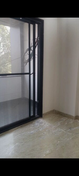 Room in 4 BHK Apartment at Dhananjay, Sector 16b Dwarka – for Sale